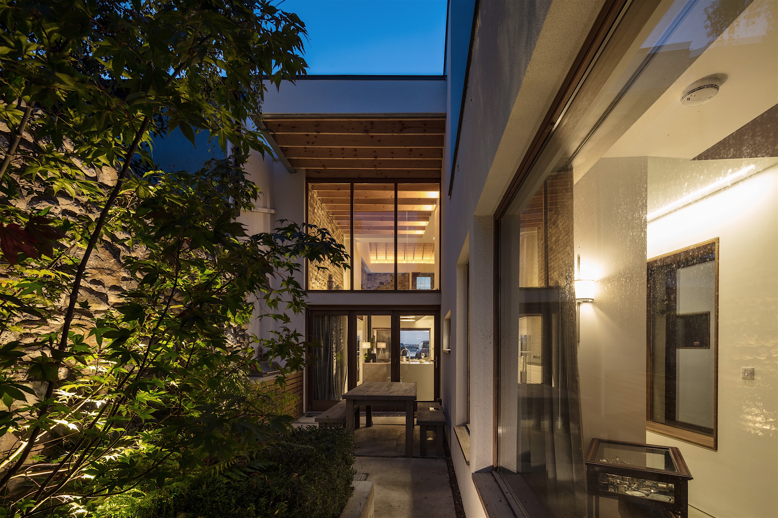 都柏林湾畔“扭曲阶梯”住宅，打造私密庭院空间-9