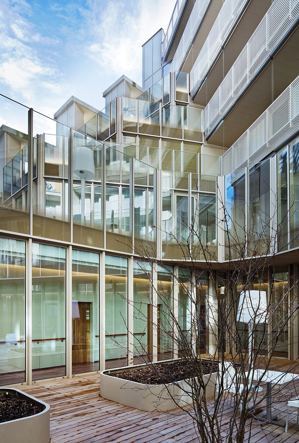 灰红锐影 & Clichy-Batignolles巴黎生态区疗养院 / Atelier du Pont-16