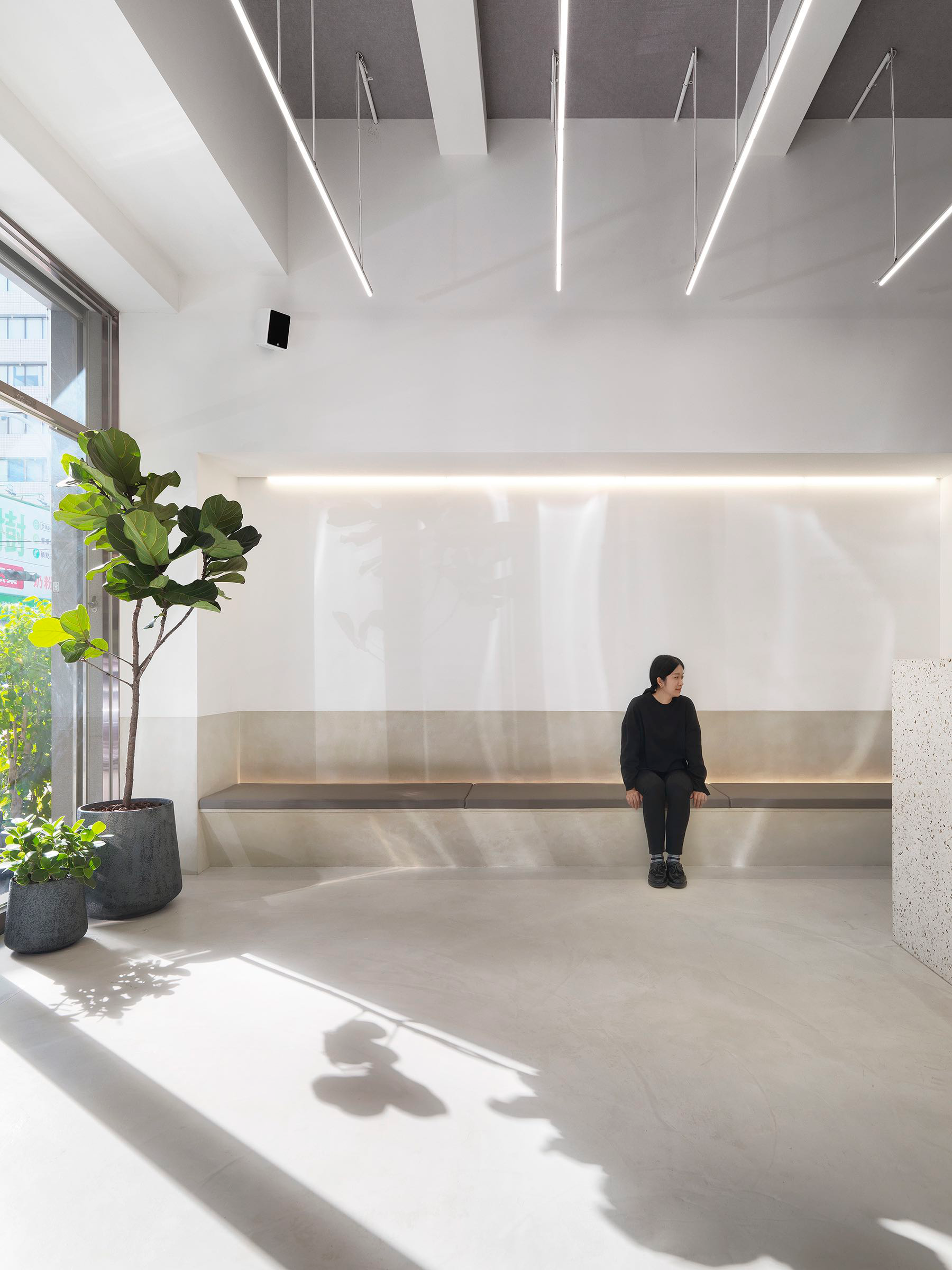 JOLLY DENTAL CARE丨2 Books Design-4