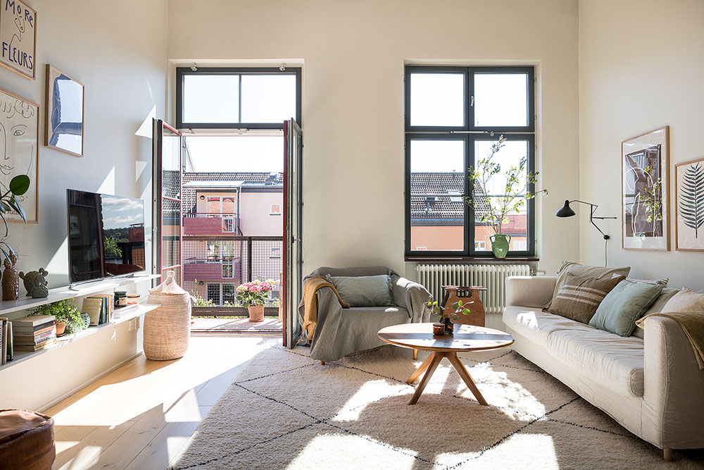 暖色调瑞典工业风公寓，自然光打造温馨家居-3