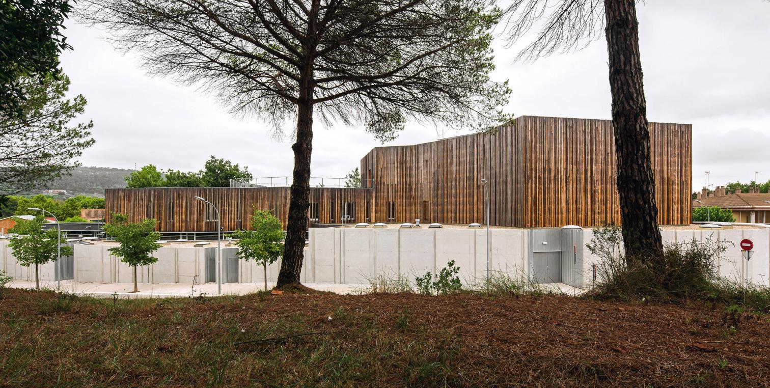 融合自然的文化中心 | 西班牙 Begues 市木质 Centro Cívico y Biblioteca-12