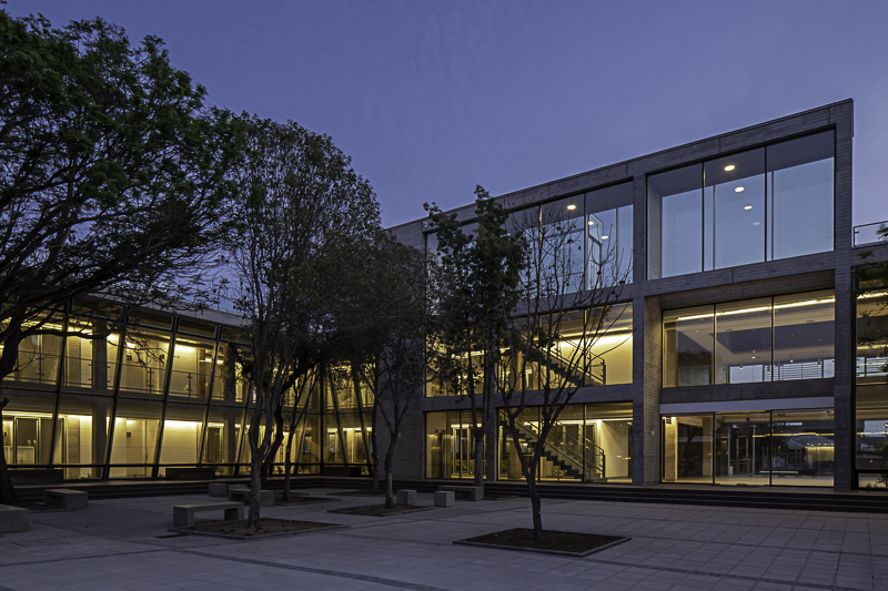 智利圣地亚哥贫困社区新市政厅建筑-51