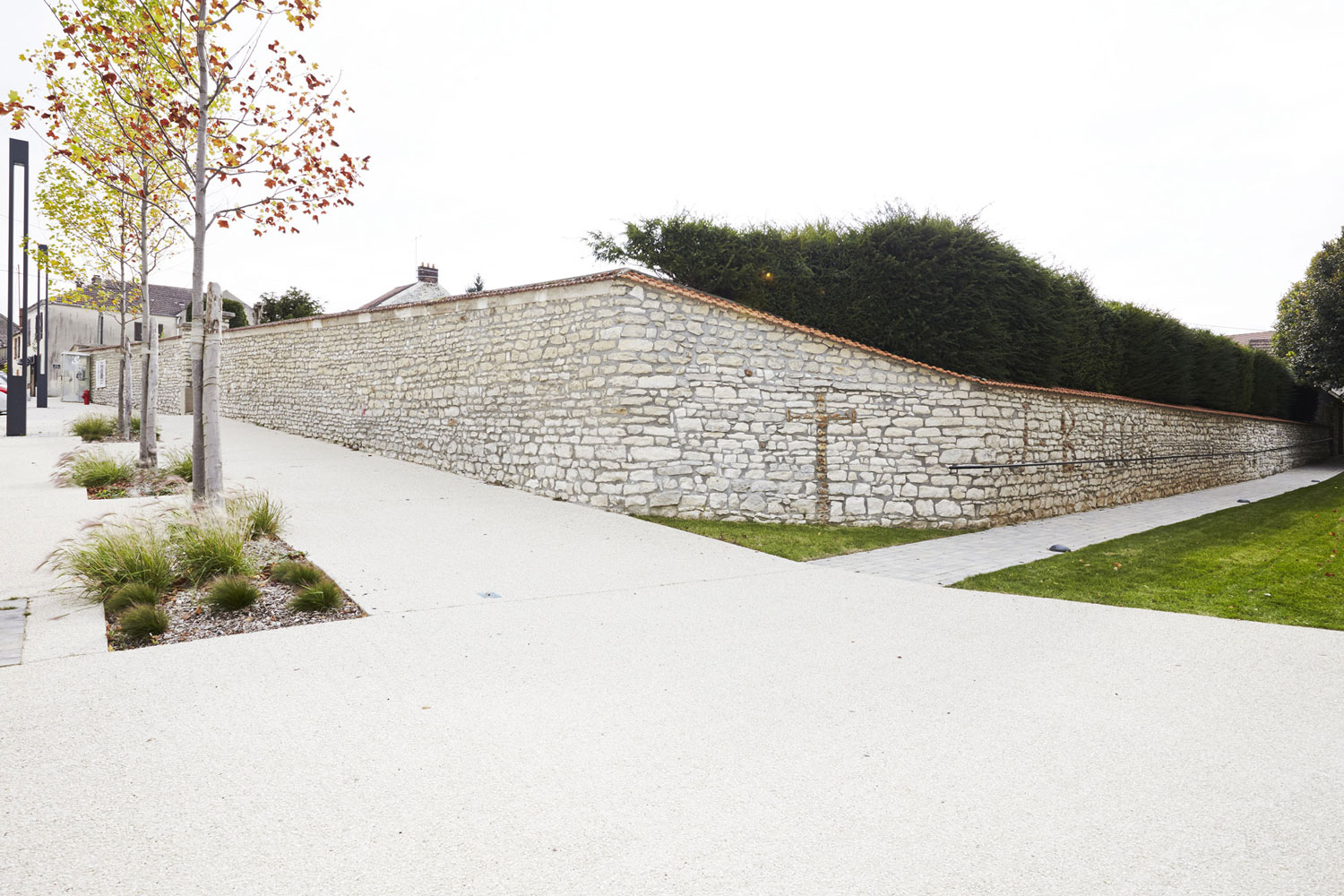 法国小城中心广场的再生设计-11