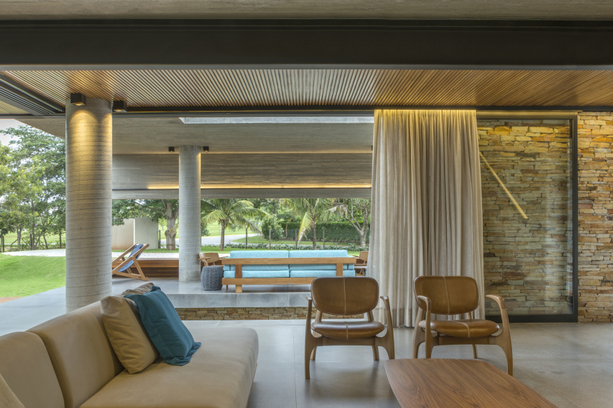 Concrete House / Costaveras Arquitetos-17