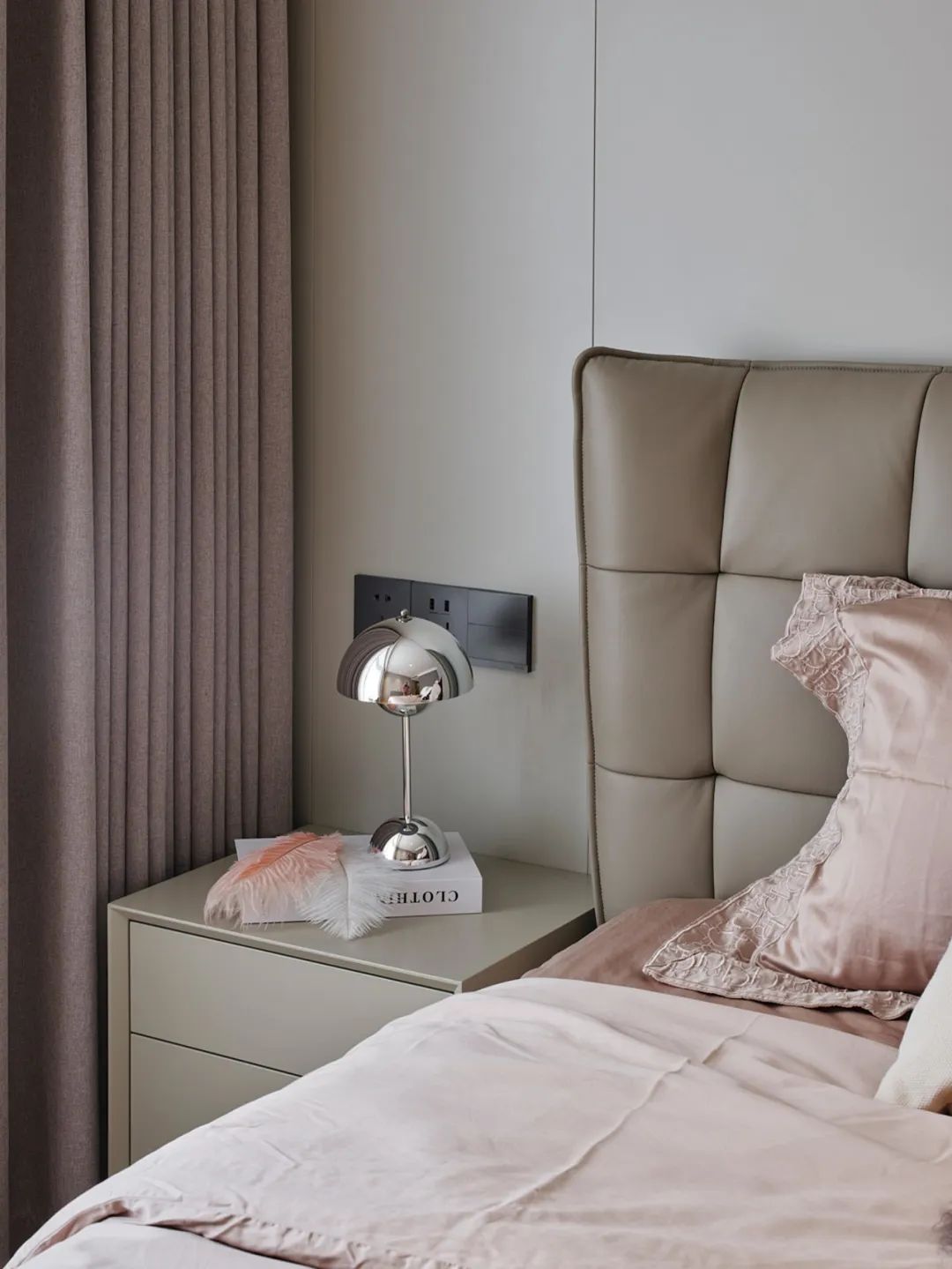 现代轻奢三居,打造都会女郎Kiko的理想家丨中国上海丨林时垚-125