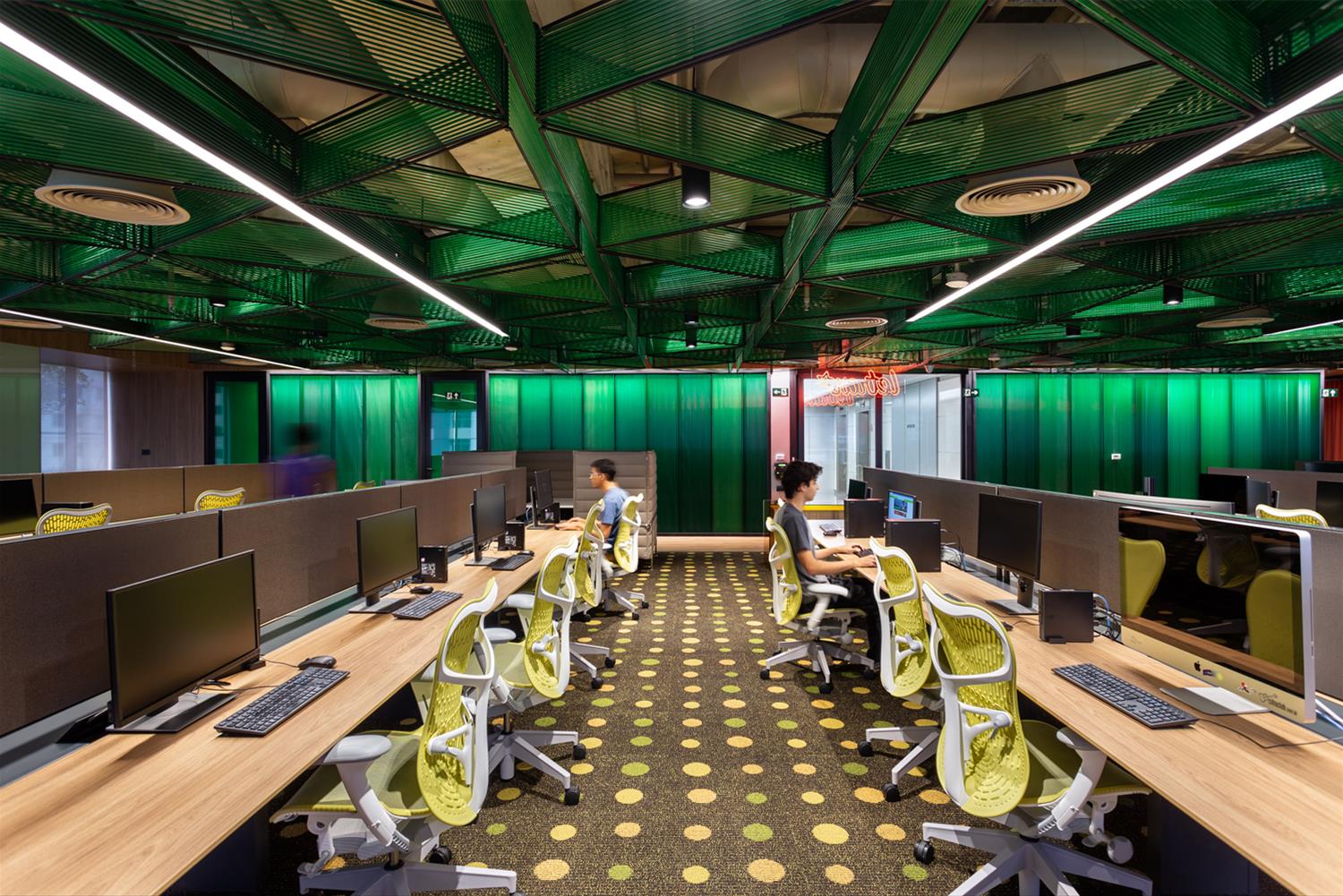 MACh Arquitetos 打造音乐字母总部，创新设计引领行业趋势-4