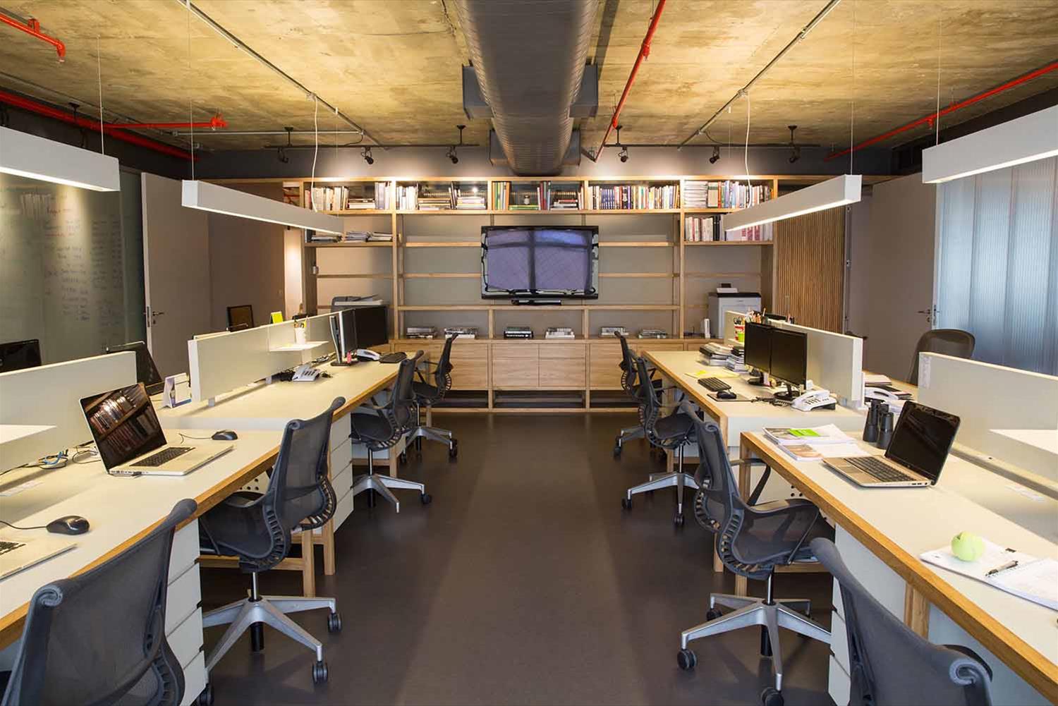 GALT Capital 办公室 | 打破传统，木质与玻璃的完美结合-6