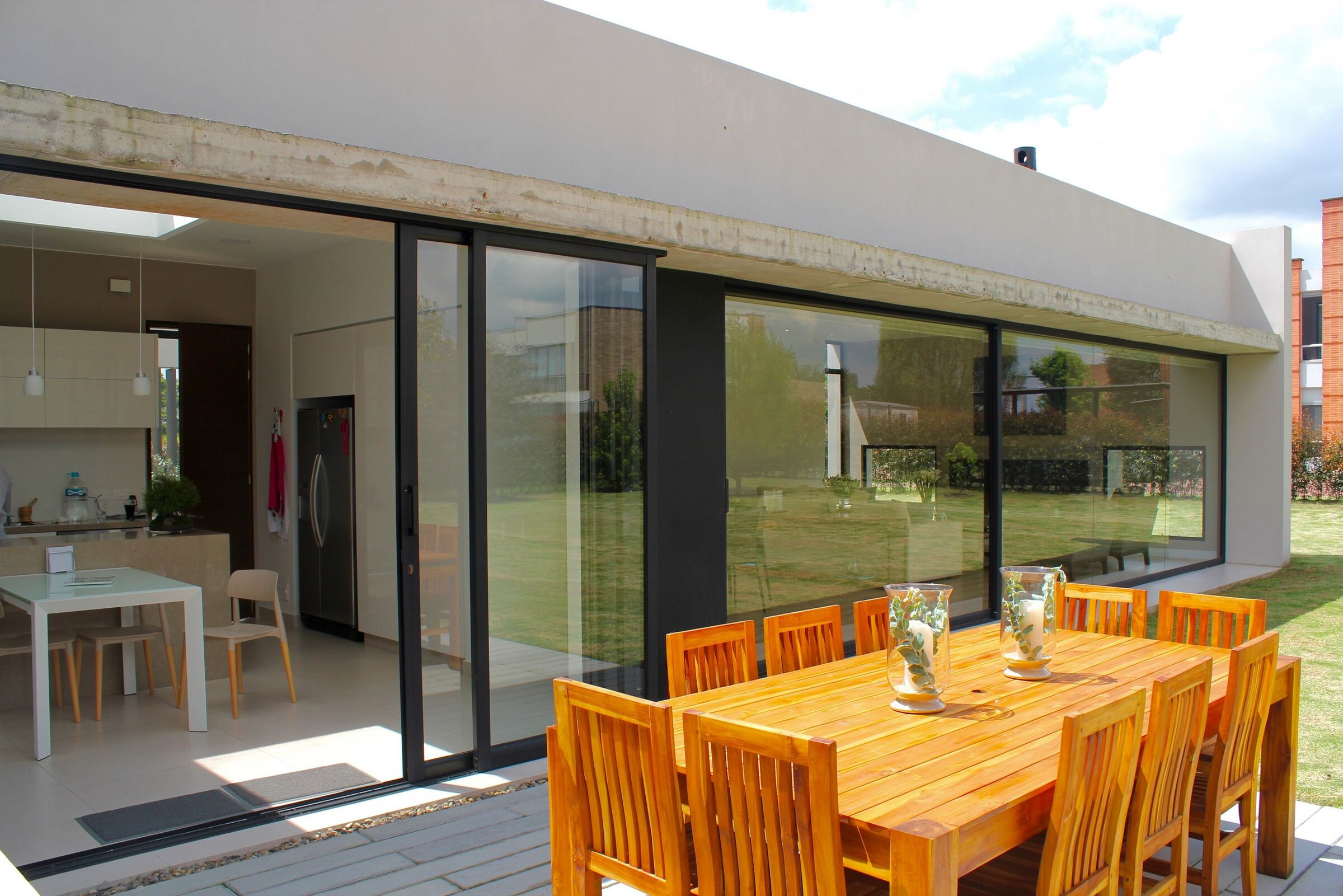 哥伦比亚 L 型别墅 · Campuzano Arquitectos 的室内外一体化设计-29