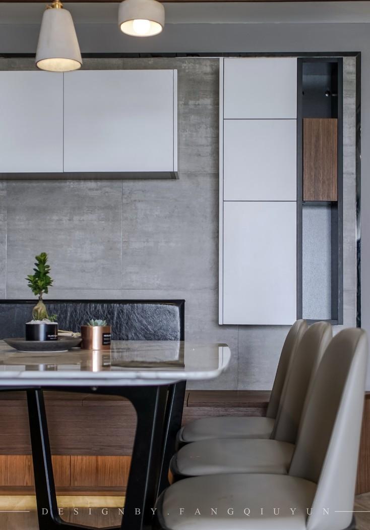 灰色调开放式家居设计,巧妙收纳空间利用-12