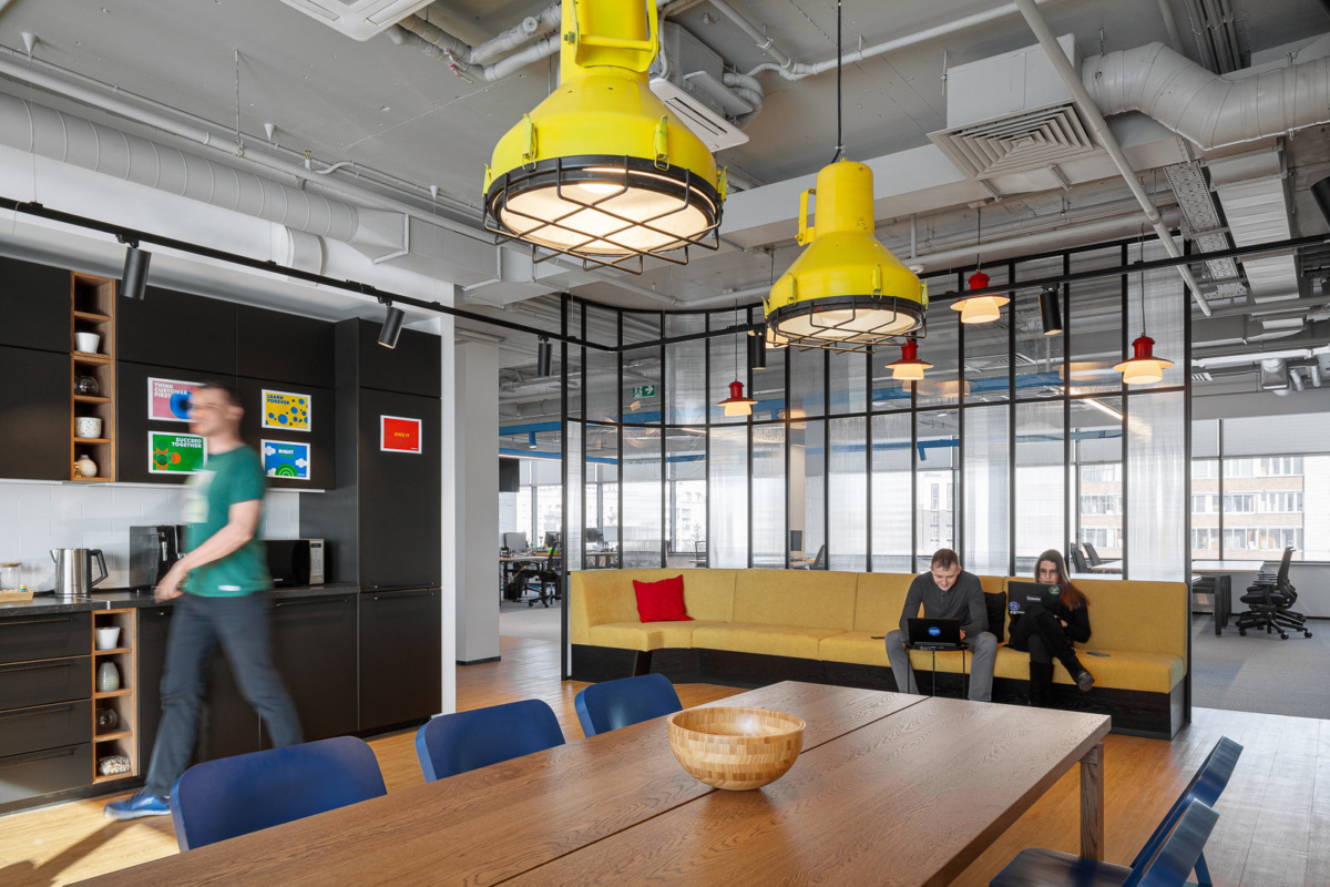 Booking·com 俄罗斯新办公室 · 都市街头艺术气息-20