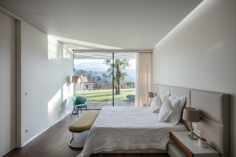 葡萄牙 Arouca 住宅 | 融入自然的"天眼"建筑-46