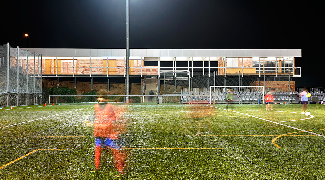 Matadepera球场观赛台，市政体育设施的支持性空间 / BAMMP Arquitectes-23