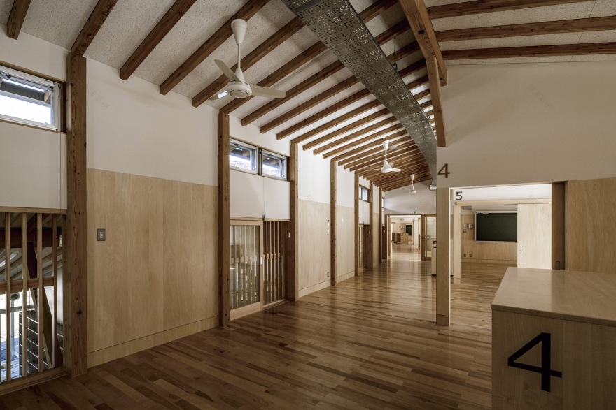 自然环抱的儿童友好型中学丨MIKAMI Architects-32