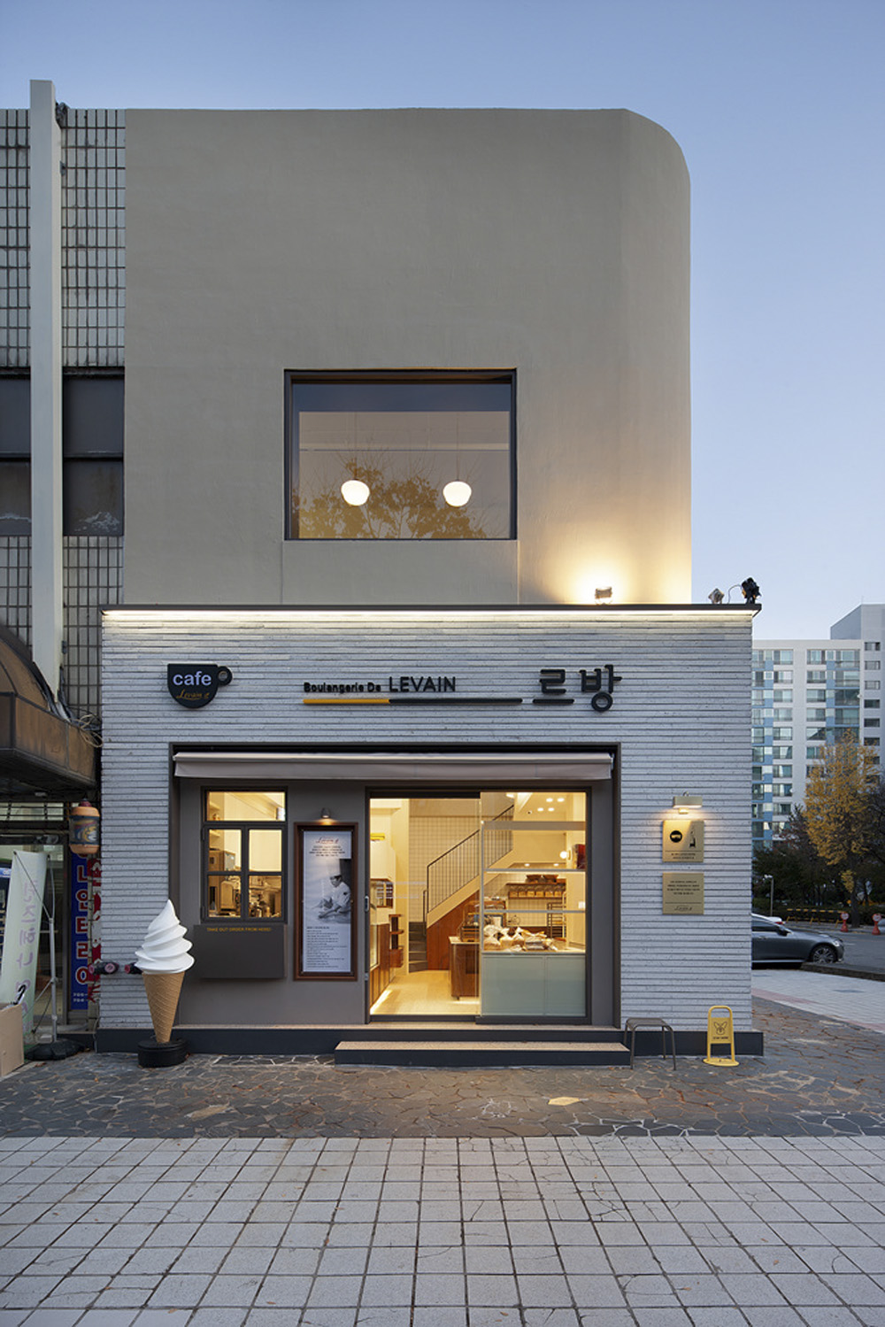 白色与木质的优雅结合 | 57 平米现代简约贝壳装饰设计-25