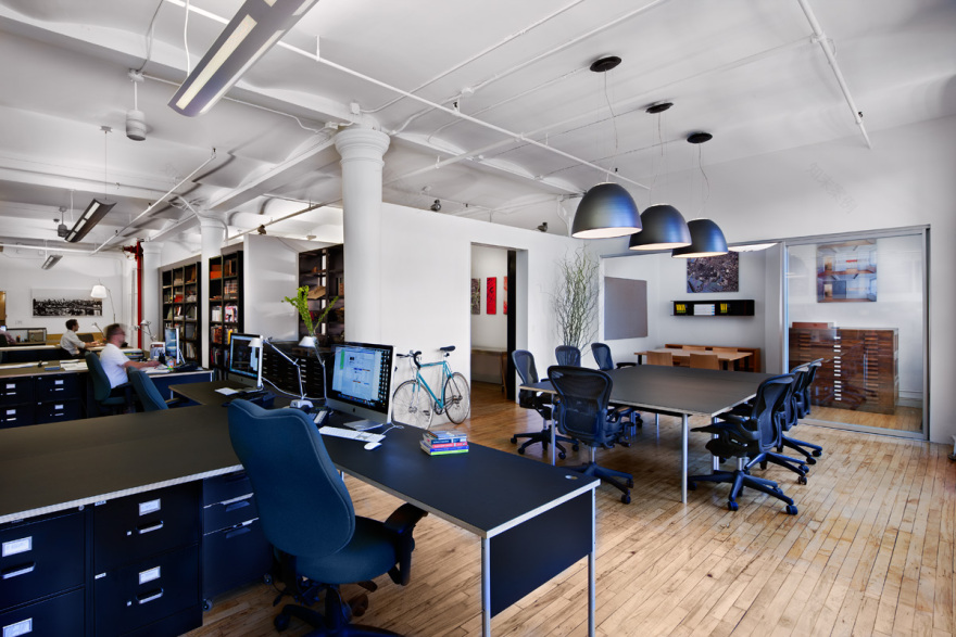 绿意环绕的办公空间 | Loci Architecture PLLC 办公室设计-5