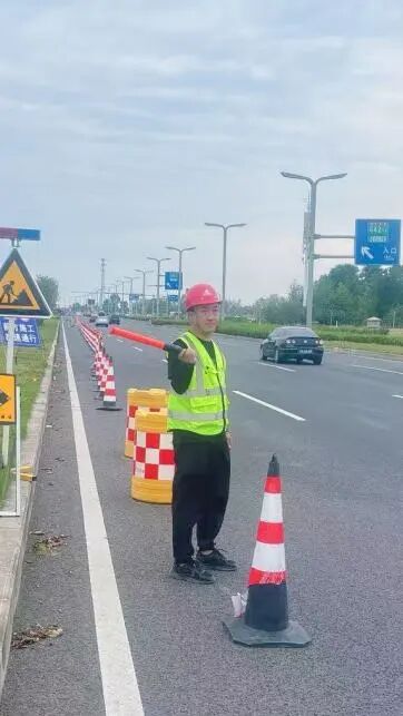 @所有人去看世运会和演唱会的专线公交站台升级了！-17