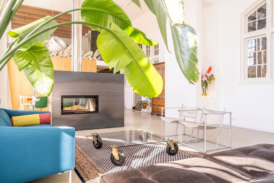 历史学校建筑改造的明亮工业风格荷兰阁楼-8