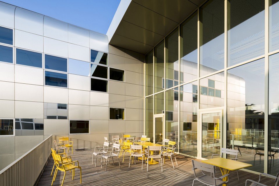 普瓦提埃大学中心医院行政中心 · 现代简约设计-16