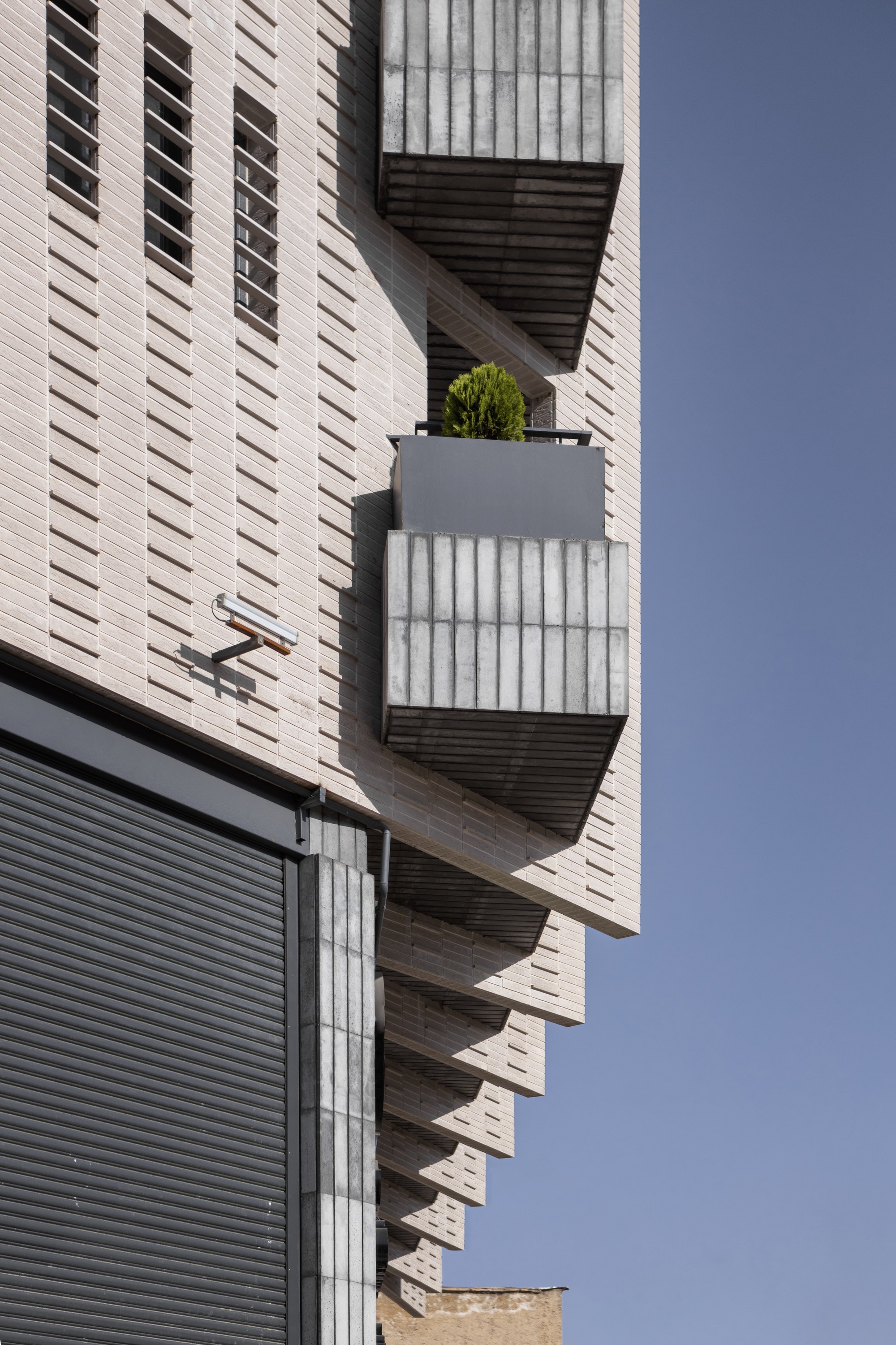 侧身公寓丨伊朗丨Ashari Architects-41