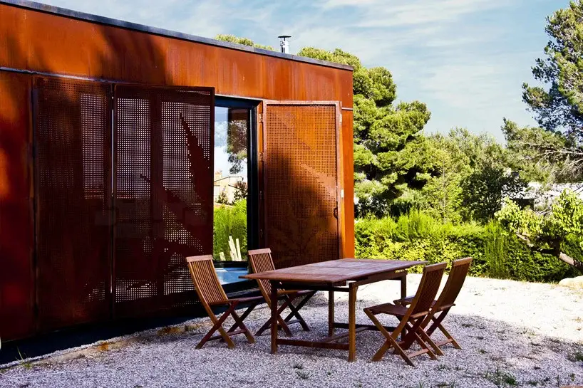 西班牙 Infiniski Menta House | 预制钢结构的诗意建筑-11