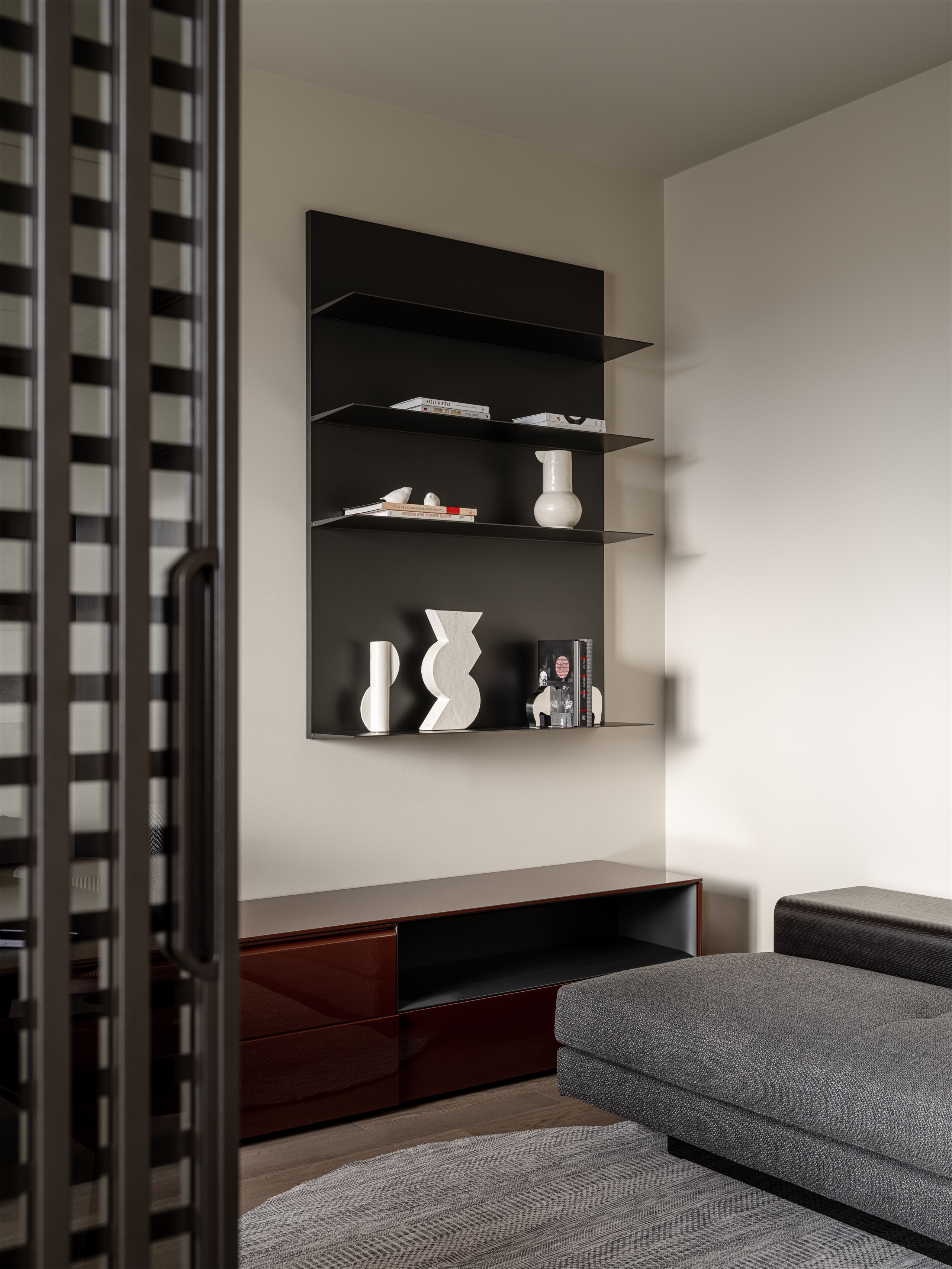 130 平方米深色现代公寓丨斯维特兰娜·李-20