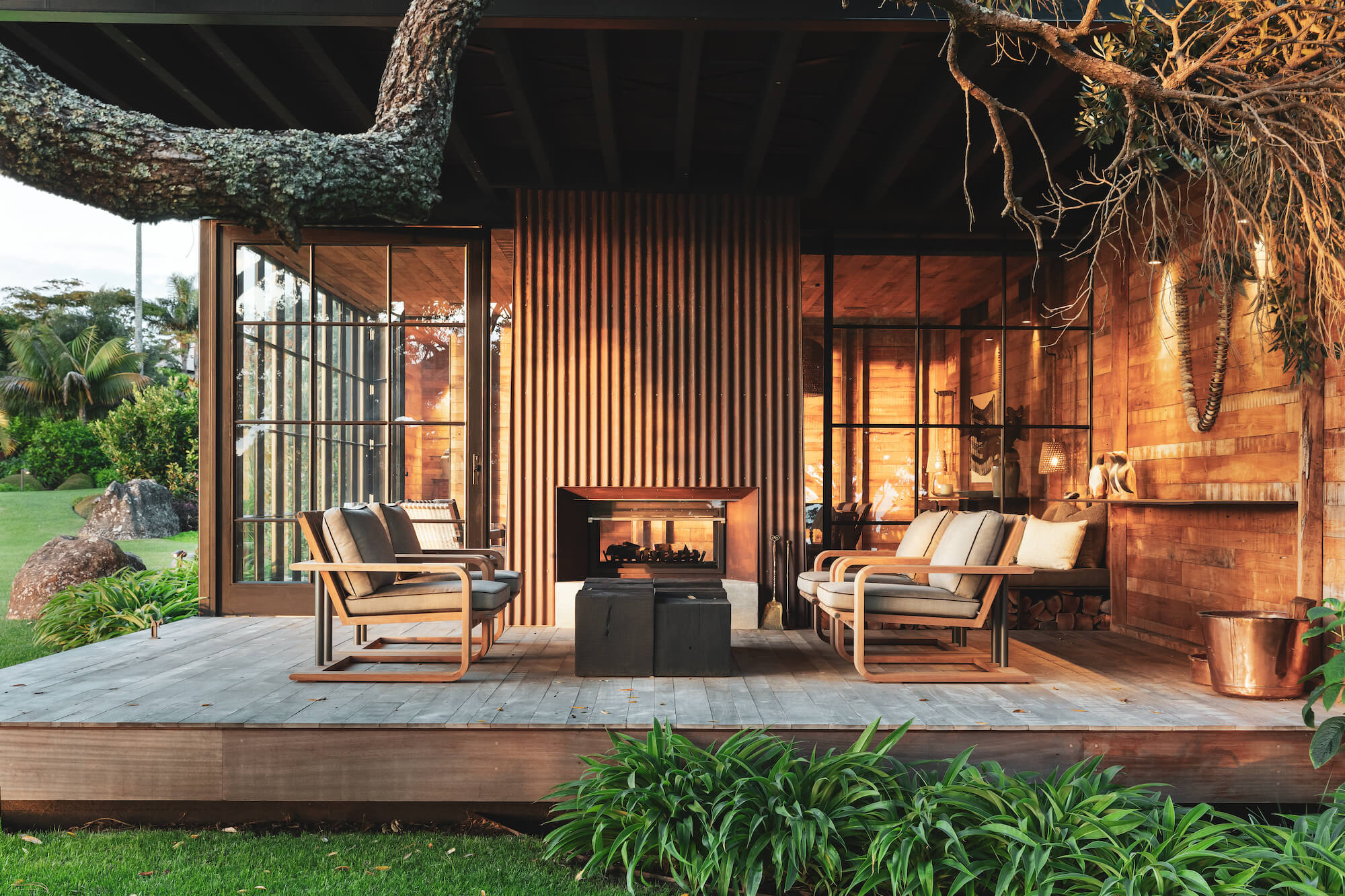 荒唐事；蠢行（具体含义需结合语境，这里Folly常见释义为荒唐事、蠢行，可根据更详细背景准确理解） -17