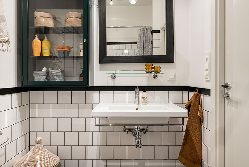 暖色调瑞典工业风公寓，自然光打造温馨家居-24