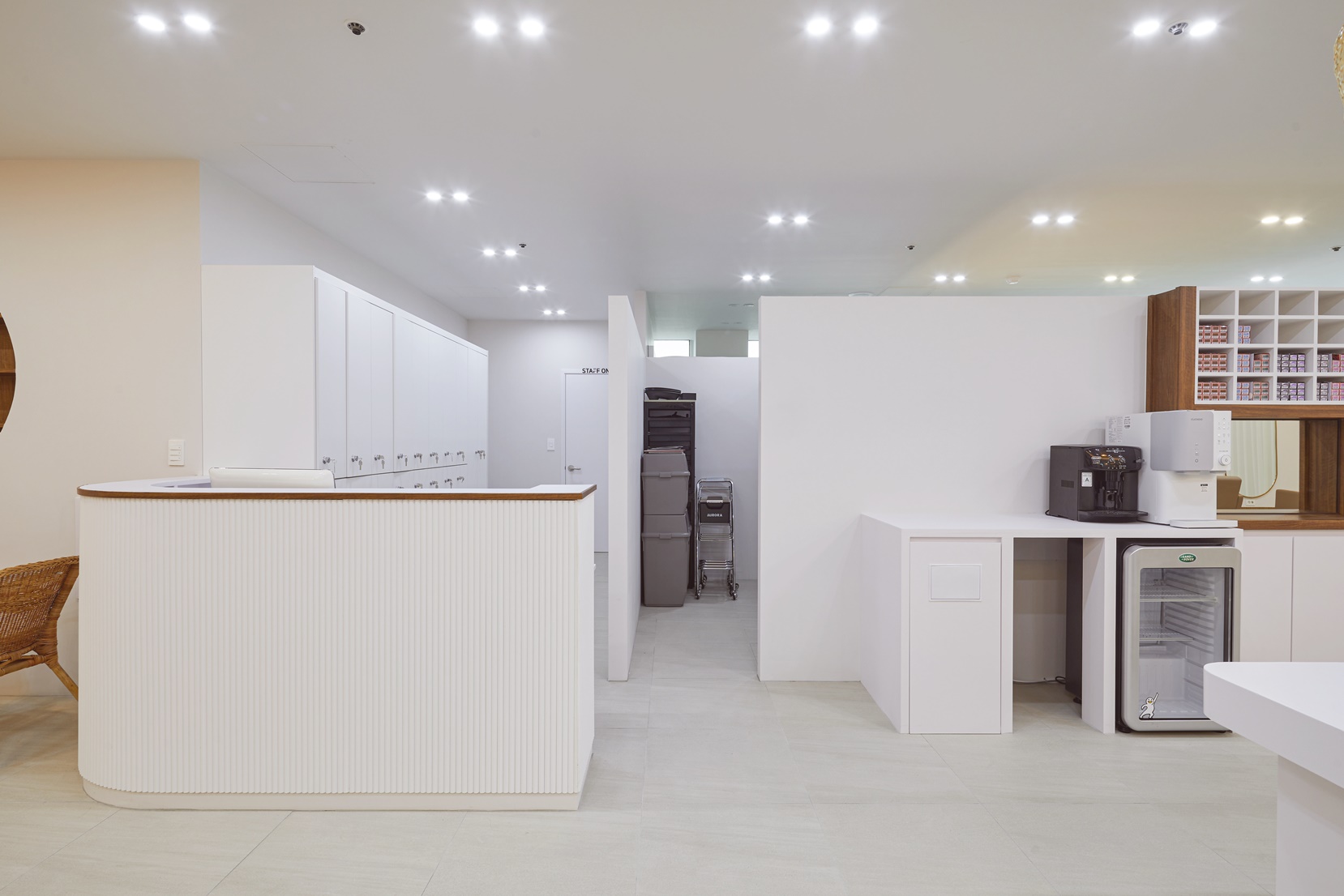 "首尔 39 平米美容室内设计 | 现代简约风，功能齐全"-13