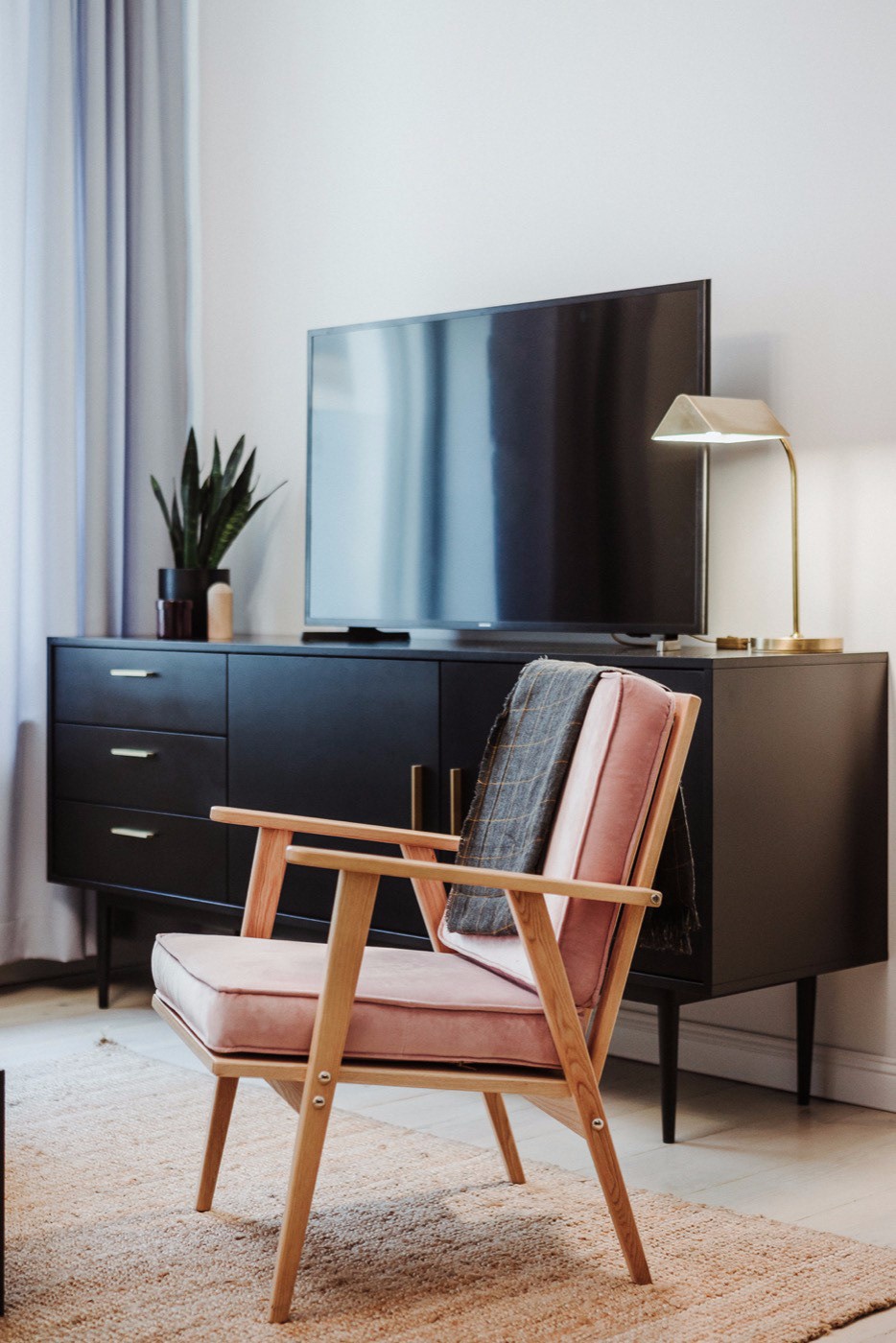 波兹南旧宅变身高质感民宿,历史韵味与现代设计完美融合-11