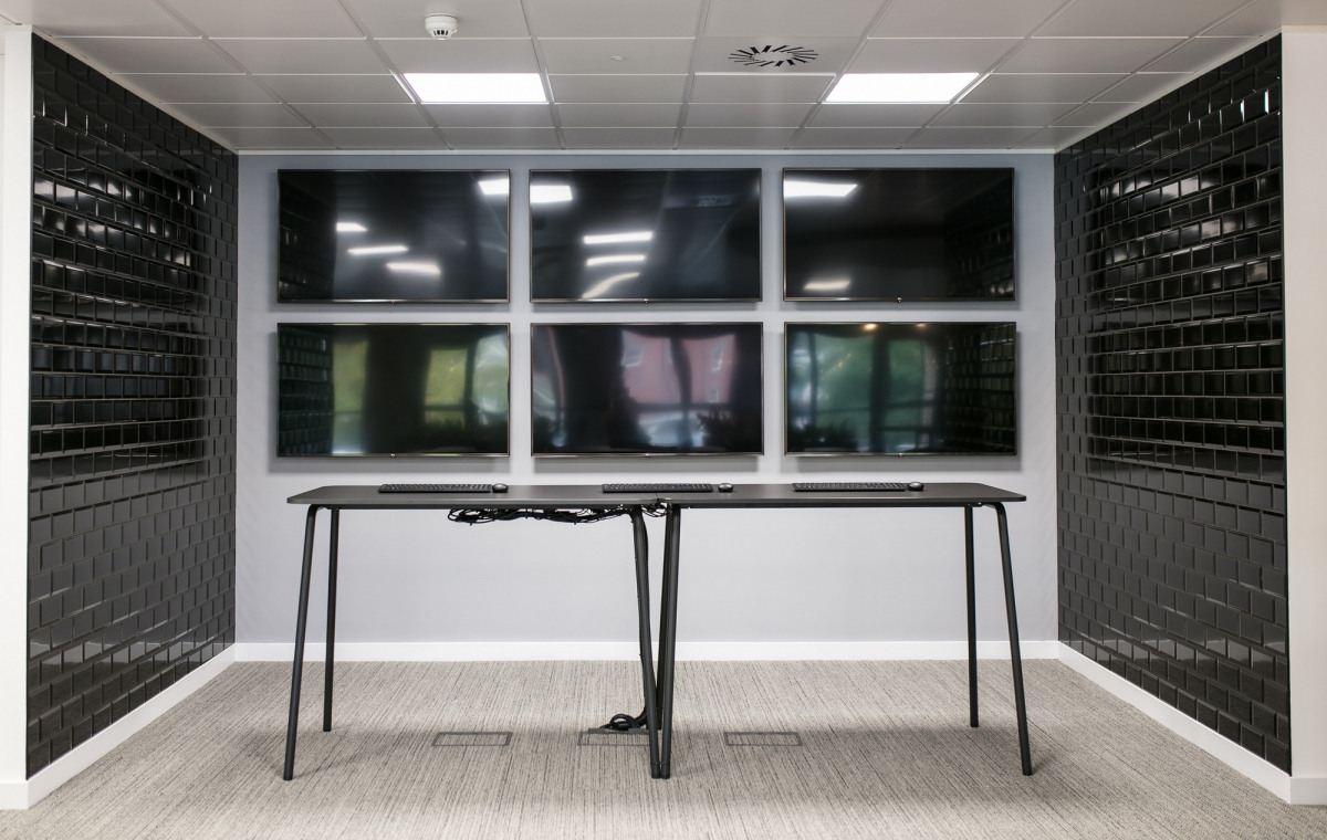 英伦金融公司 SunLife 现代办公室设计-15