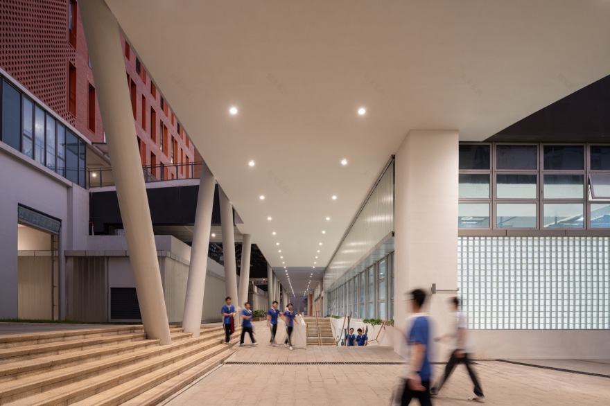 福海中学:高密度立体校园丨中国深圳丨王维仁建筑设计研究室有限公司-64