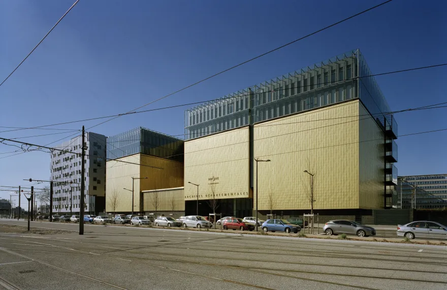 法国里昂“宝盒”式档案馆设计-10