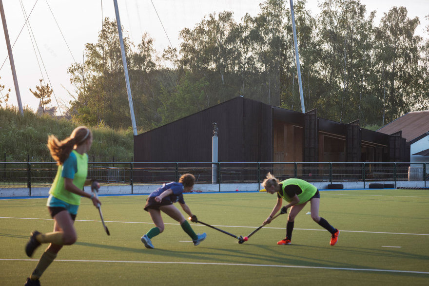 Polo Hockey Club’s Clubhouse Extension / Atelier TAG-8