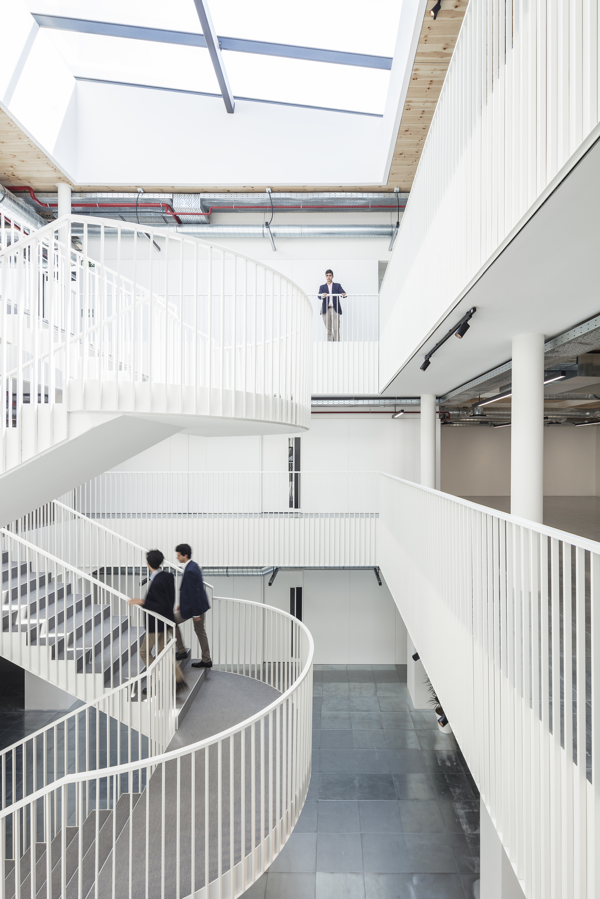 Ancora 40 办公大楼丨西班牙马德里丨Buckley Gray Yeoman-1