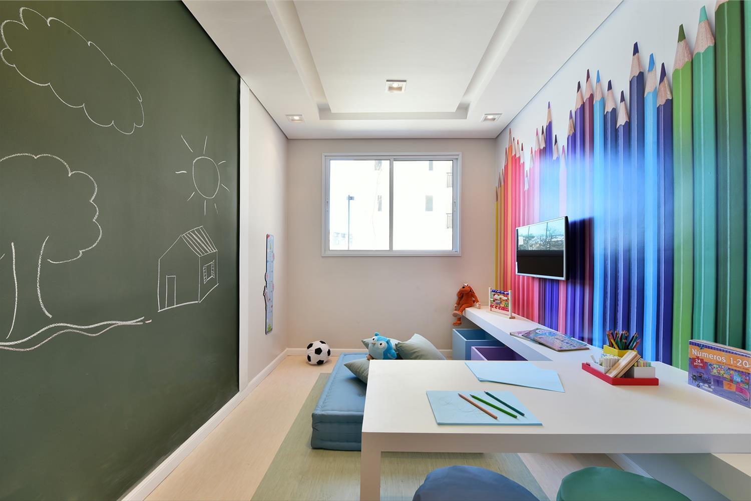 巴西住宅设计，绿色涂料墙凸显儿童趣味空间-8