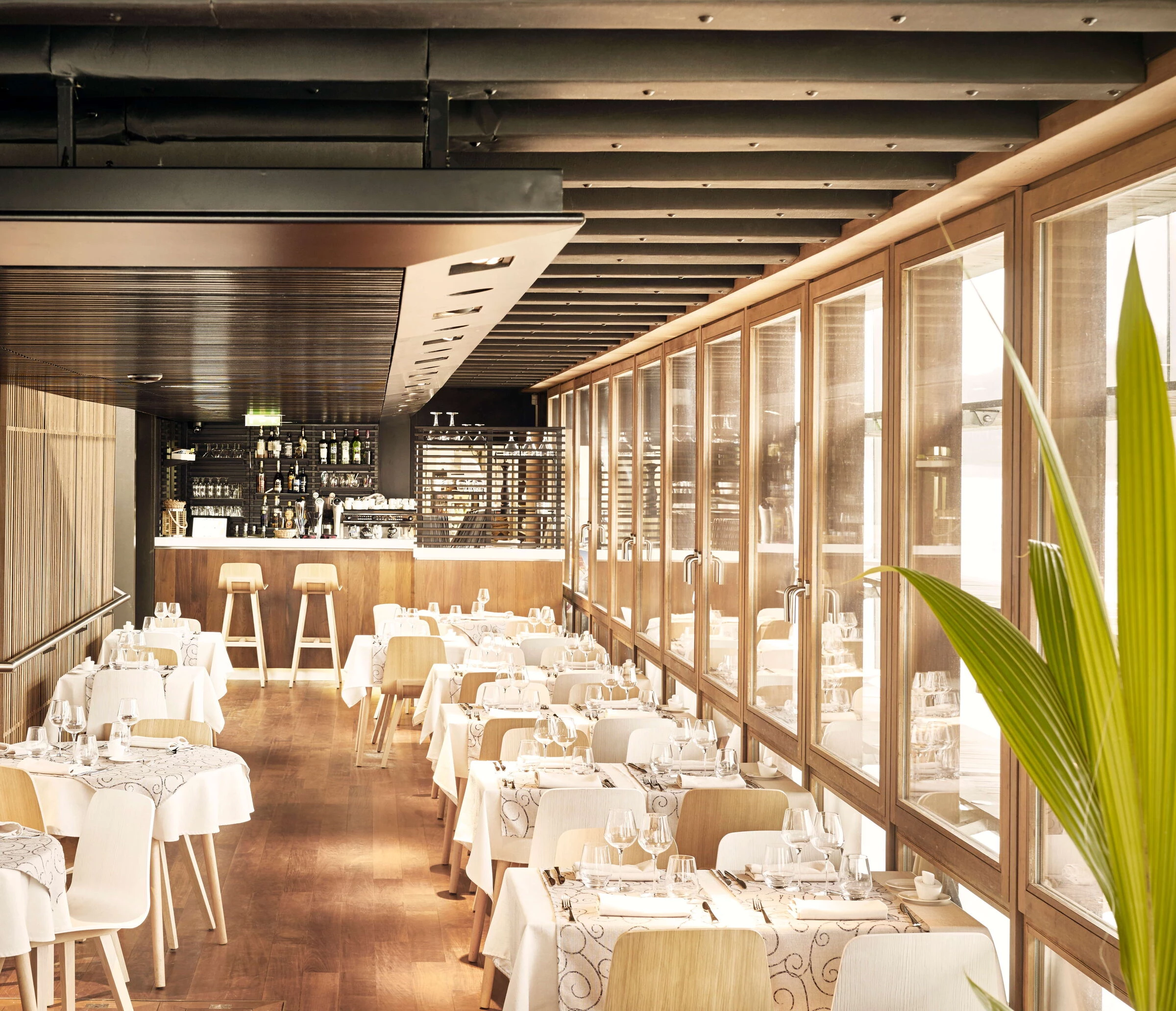 巴黎塞纳河畔漂浮餐厅丨法国巴黎丨Seine Design-5