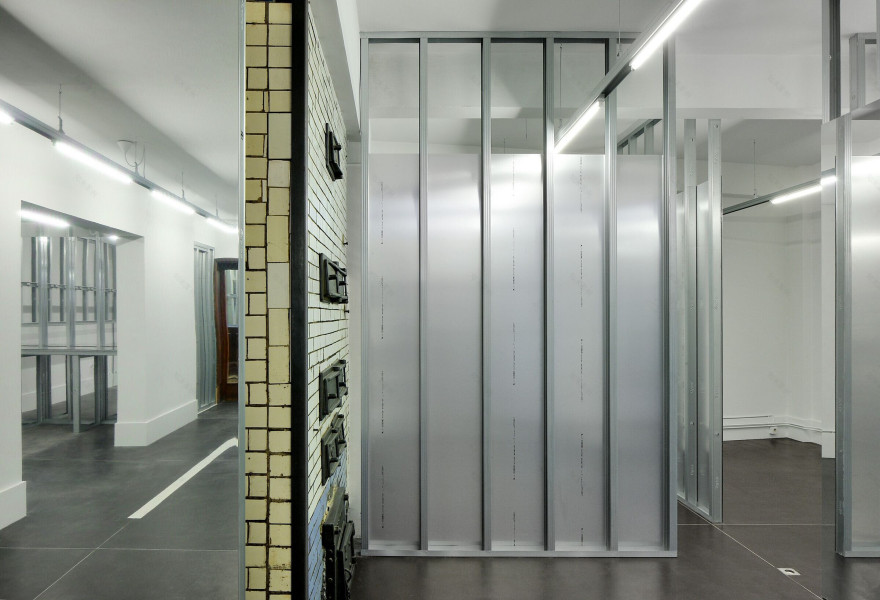 旧烘焙坊中的精美内衣店-30