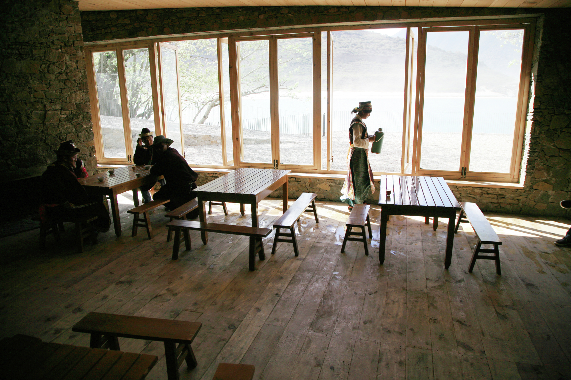 西藏雅鲁藏布江畔的船运终点站-28