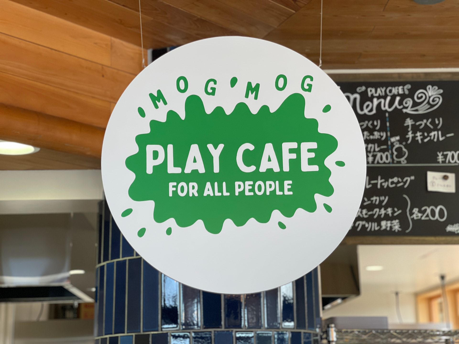 萌萌游戏咖啡馆（注：MOGMOG若为特定品牌名可按音译萌萌，若有更准确背景信息可按需调整） 丨日本福冈丨石井大吾デザイン室一級建築士事務所-25