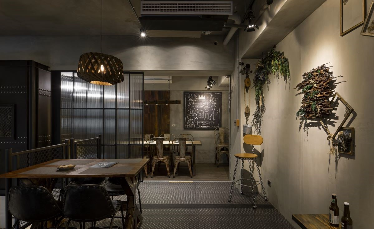 蒸气庞克风 33㎡挑高餐酒馆,复古科幻的工业艺术空间-17