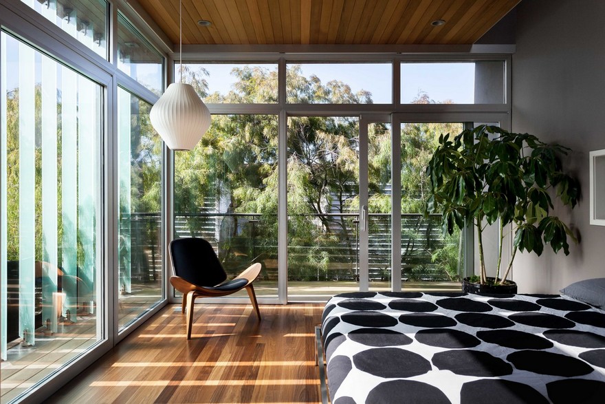 Schindler Residence Takes Full Advantage of the Incredible Site-16