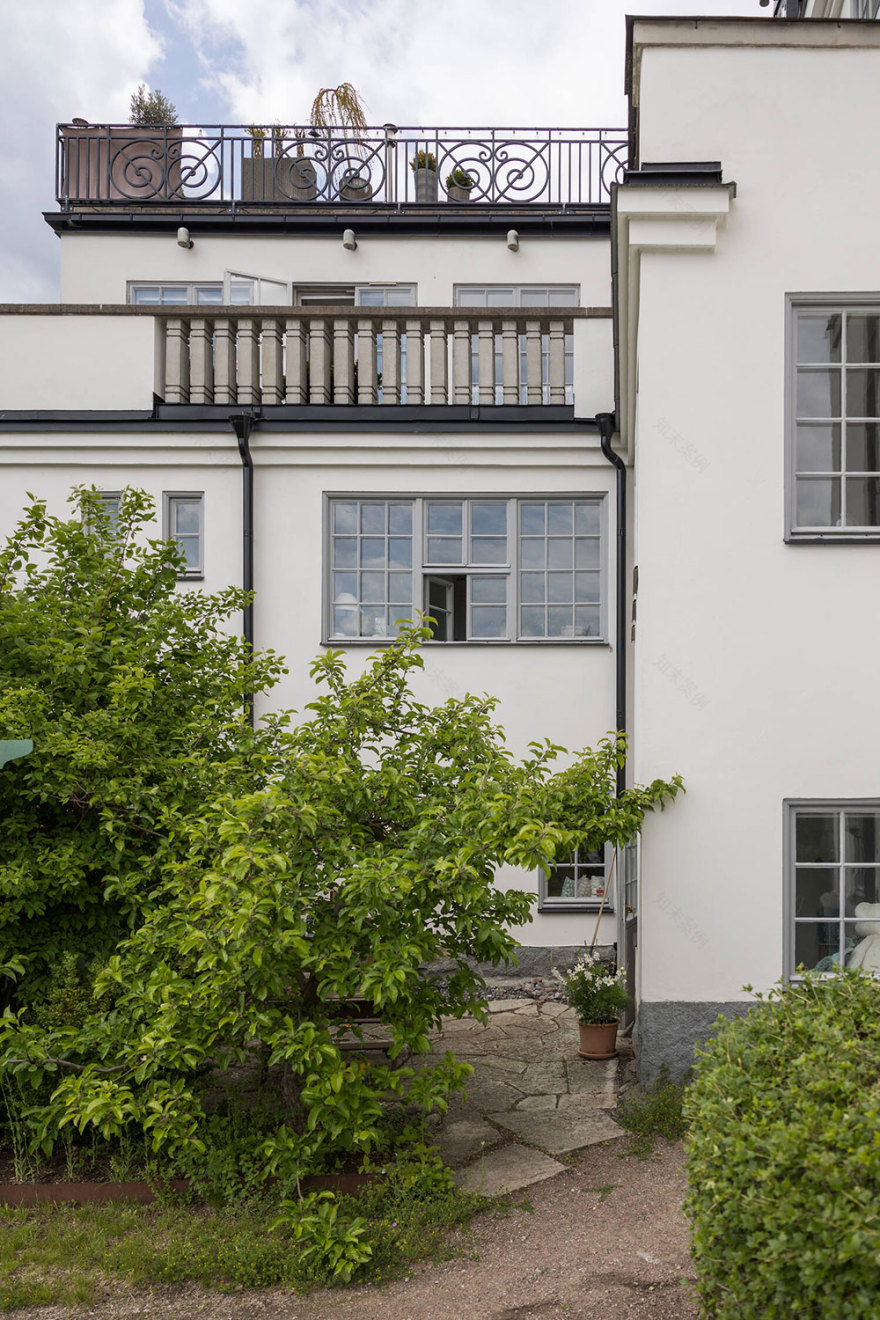 斯德哥尔摩郊区海滨别墅 | 古典与奢华的完美结合-4