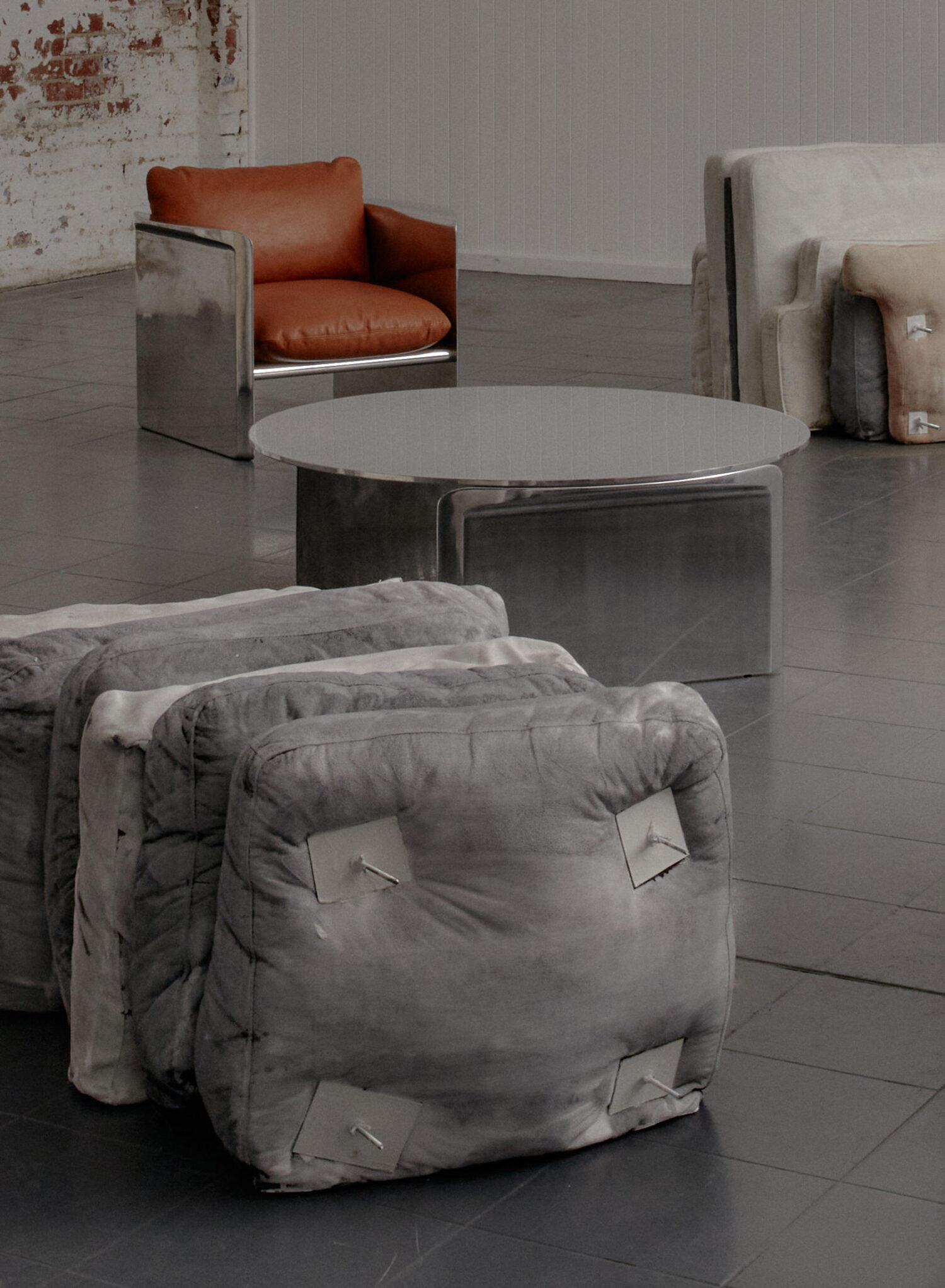 Tom Fereday & Charlie White 联合呈现 Versa,探讨废旧材料再利用的创意之作-27