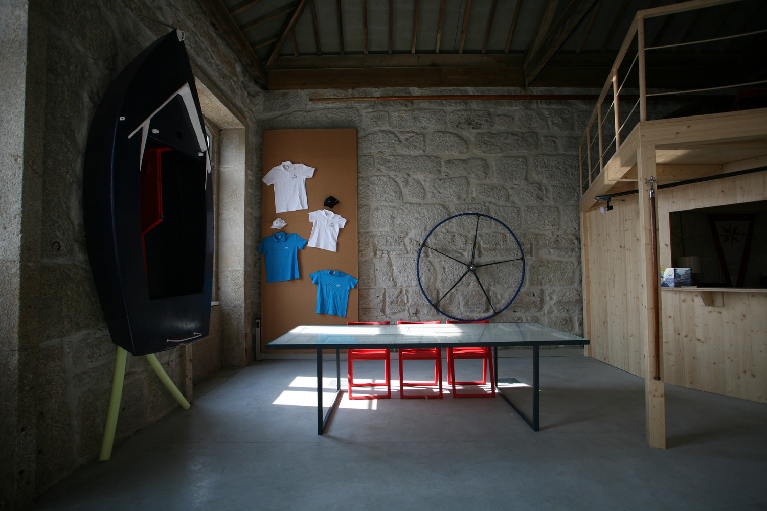 葡萄牙 Atlantic Sailing Club 会所 · 功能与历史的和谐融合-36