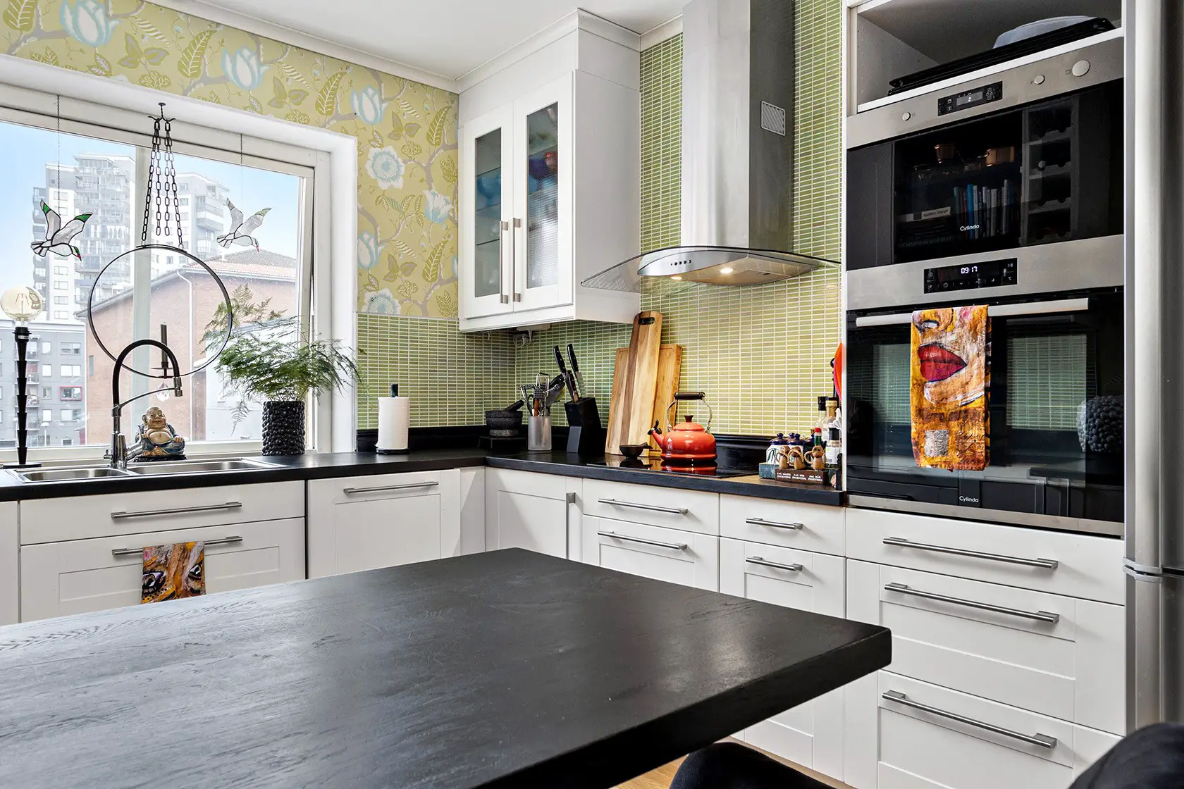 色彩斑斓的瑞典 77m2 公寓 | 极简与丰富的完美结合-9