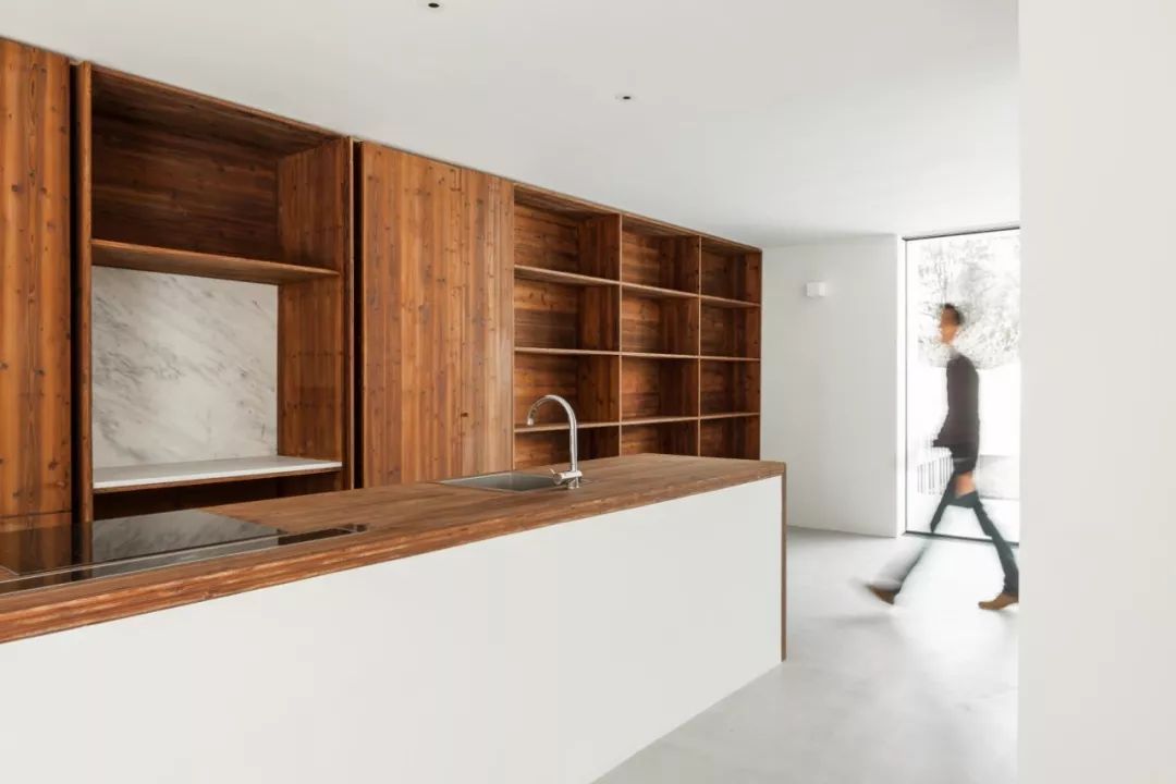 极简主义设计，葡萄牙里斯本的通透空间美学-70