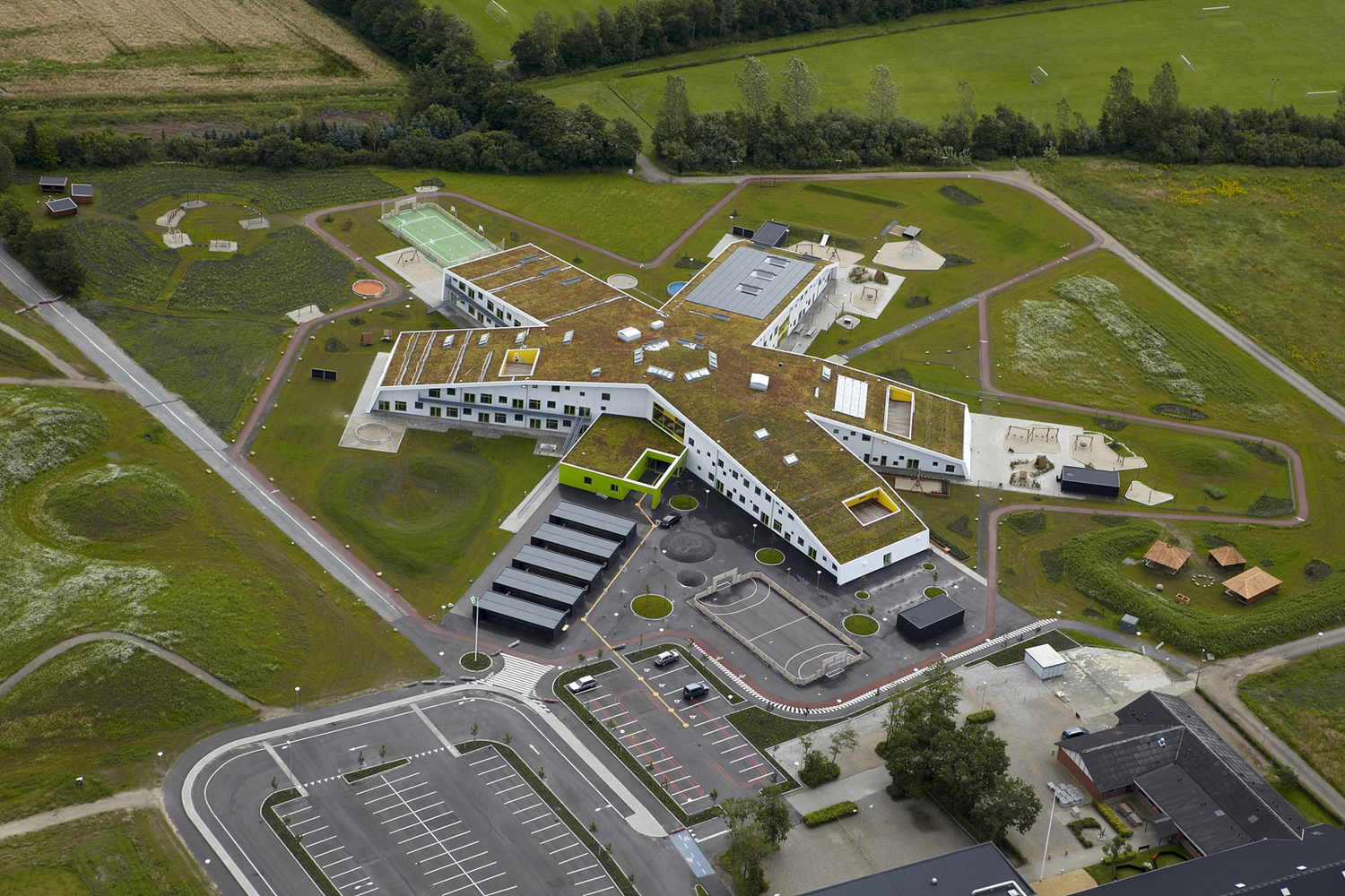 丹麦 Tjørring 学校创新综合体-50