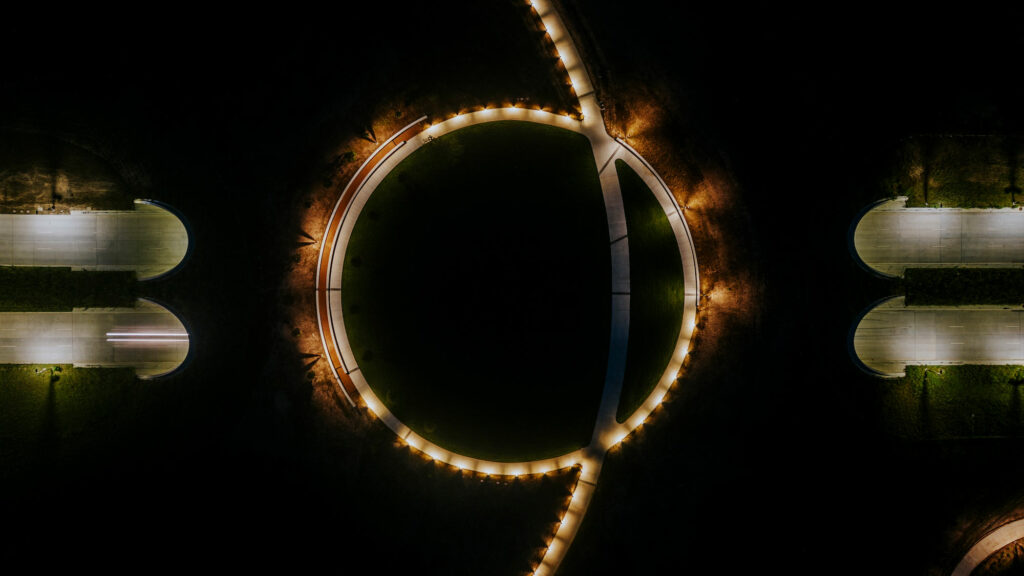 Kinder Land Bridge & Cyvia and Melvyn Wolff Prairie at Memorial Park - Arkitera-22