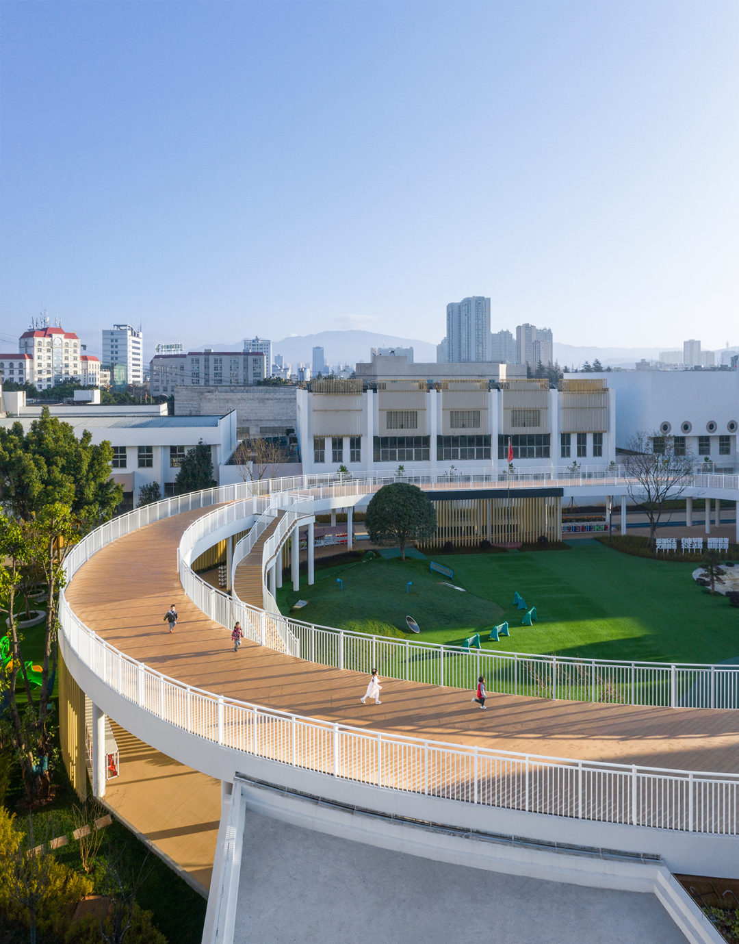 玉溪一幼桂山园 | 空中跑道点亮城市幼儿园-1