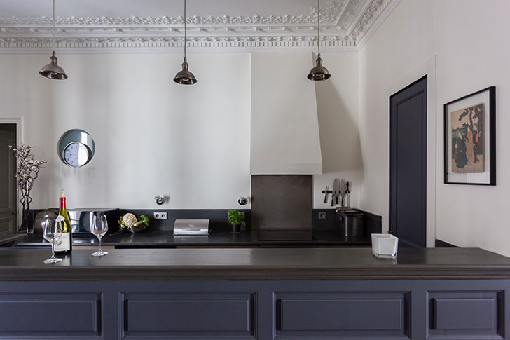 巴黎风情公寓 | 画饰与大胆色彩的完美融合-10